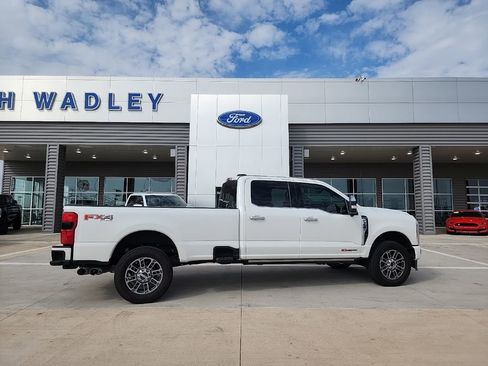 Certified 2025 Ford F350 Platinum w/ Platinum Plus Package image 2