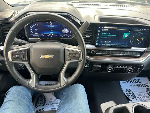 Used 2025 Chevrolet Silverado 1500 LT image 25