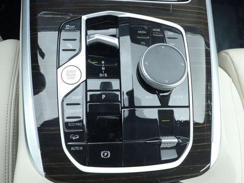 Used 2024 BMW X7 xDrive40i w/ Premium Package AWD/4WD image 41