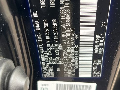 Used 2020 Toyota Highlander XLE image 24