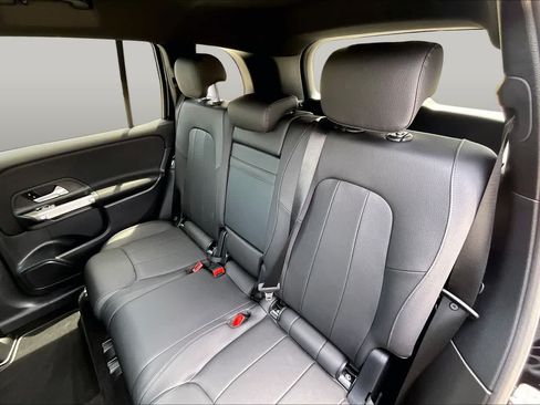 Certified 2025 Mercedes-Benz GLB 250 image 21