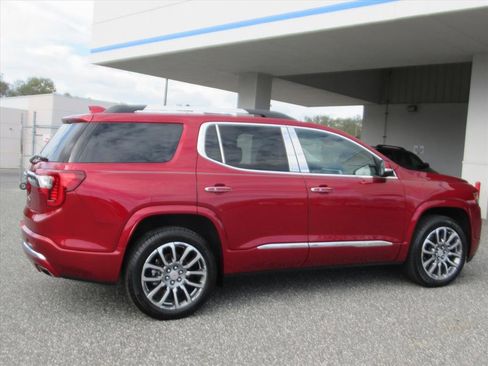 Used 2023 GMC Acadia Denali w/ Denali Ultimate Package image 6
