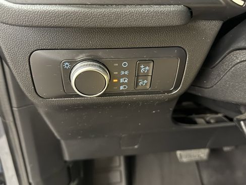 Used 2022 Ford Escape SE image 15