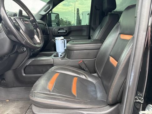 Used 2022 GMC Sierra 2500 AT4 w/ AT4 Premium Plus Package AWD/4WD image 2