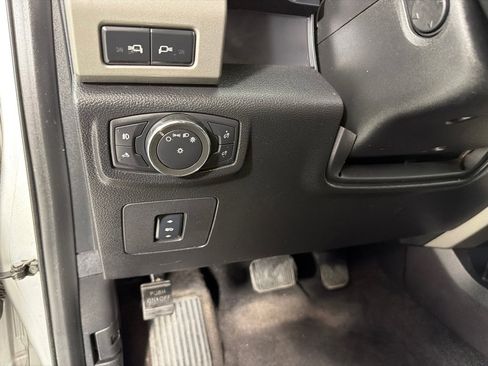 Used 2017 Ford F150 Lariat w/ Equipment Group 502A Luxury image 15