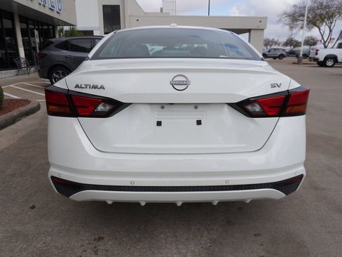 Used 2024 Nissan Altima 2.5 SV image 5