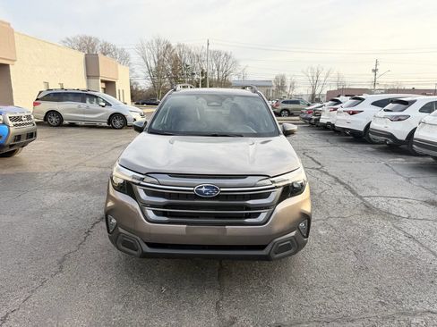 Used 2025 Subaru Forester Limited image 3