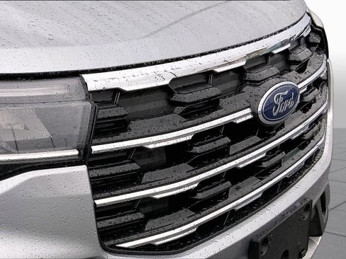 Certified 2025 Ford Explorer Active w/ Active Comfort Package RWD image 29