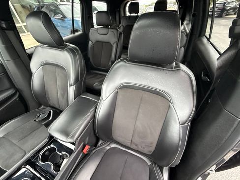 Used 2023 Jeep Grand Cherokee L Altitude AWD/4WD image 16