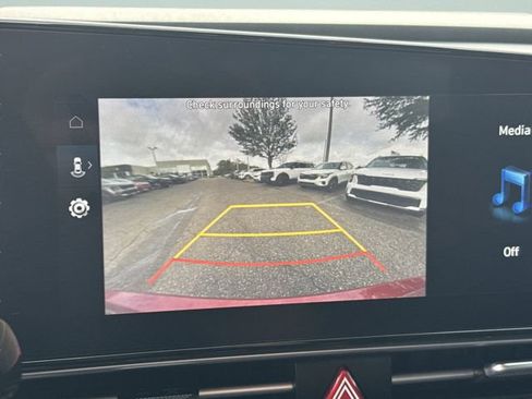 Used 2023 Hyundai Elantra SEL w/ Convenience Package FWD image 21