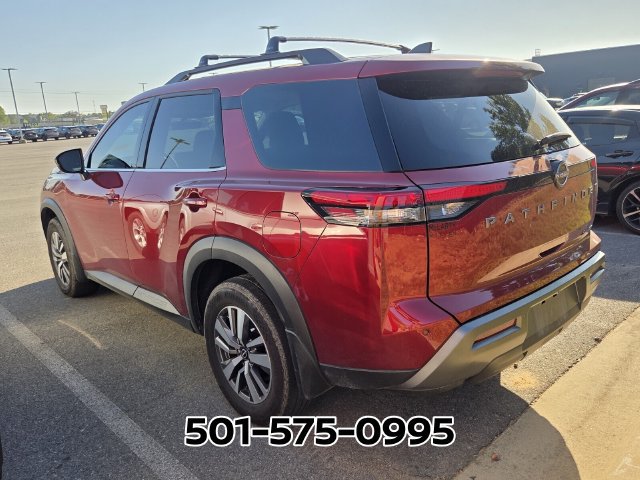 Used 2026 Nissan Pathfinder SL AWD/4WD image 2