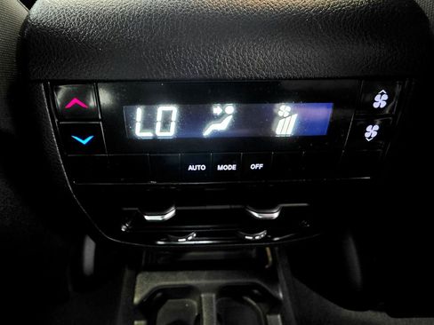 Used 2024 Jeep Grand Cherokee L Laredo AWD/4WD image 53