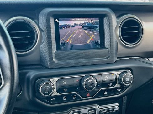 Used 2021 Jeep Gladiator Sport AWD/4WD image 13