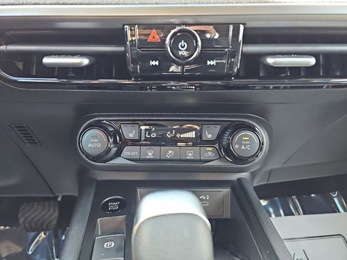 New 2026 Nissan Kicks SV w/ SV Premium Package image 27