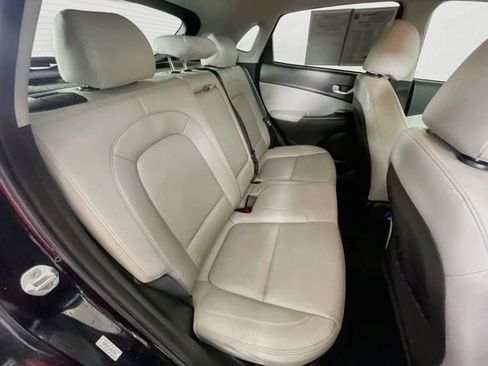 Used 2022 Hyundai Kona Limited FWD image 29