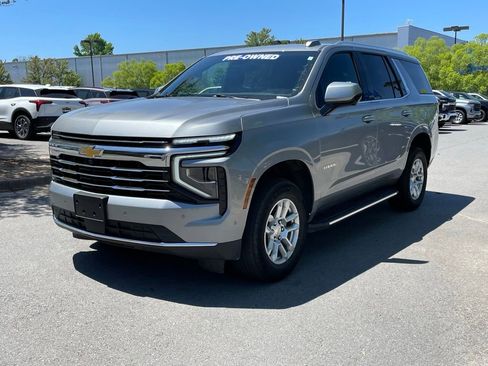 Used 2025 Chevrolet Tahoe LT AWD/4WD image 3