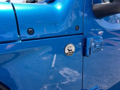 Used 2021 Jeep Wrangler Sport AWD/4WD image 19