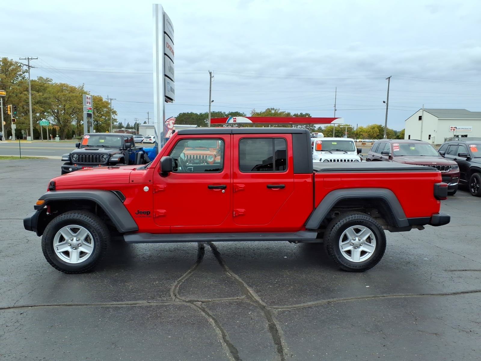 Used 2020 Jeep Gladiator Sport w/ Quick Order Package 24S AWD/4WD image 7