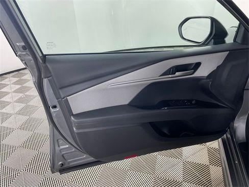 Used 2025 Toyota Camry SE image 16