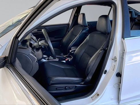 Used 2017 Honda Accord Sport image 18