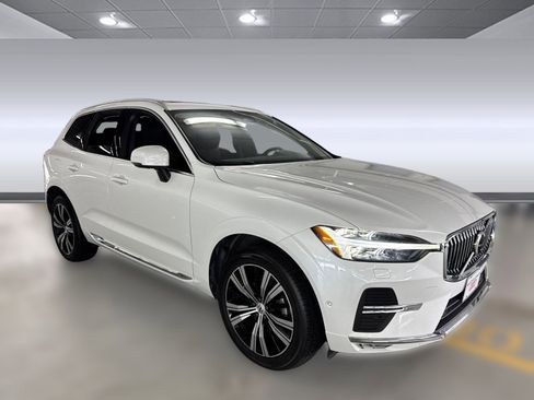Used 2023 Volvo XC60 B5 Plus image 7