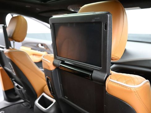 Used 2023 Chrysler Pacifica Pinnacle FWD image 37