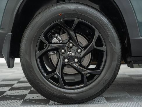 New 2026 Chevrolet Trax LT w/ Sunroof Package FWD image 17