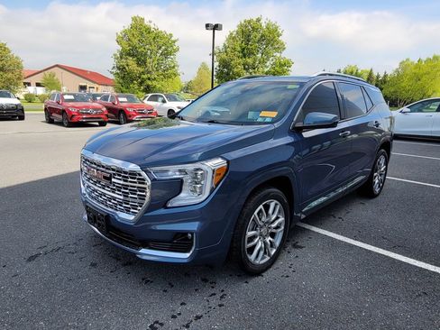 Used 2024 GMC Terrain Denali w/ Denali Premium Package AWD/4WD image 12