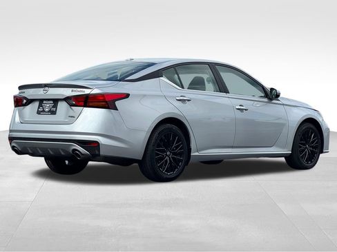 Used 2025 Nissan Altima 2.5 SV w/ SV Special Edition Package AWD/4WD image 7