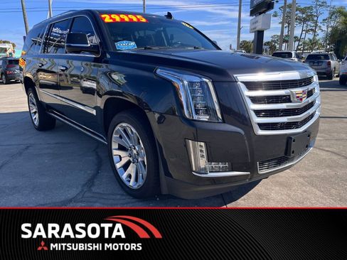 Used 2019 Cadillac Escalade ESV Premium Luxury image 1