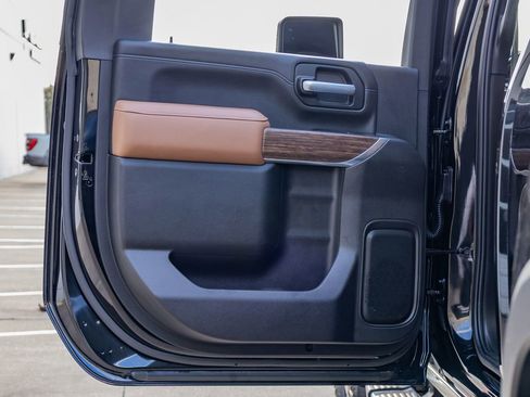 Used 2021 Chevrolet Silverado 3500 High Country image 38