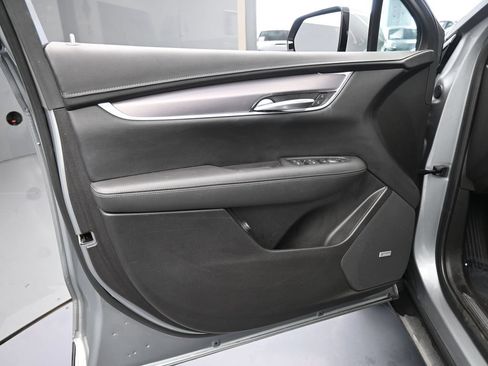 Used 2024 Cadillac XT5 Luxury FWD image 16