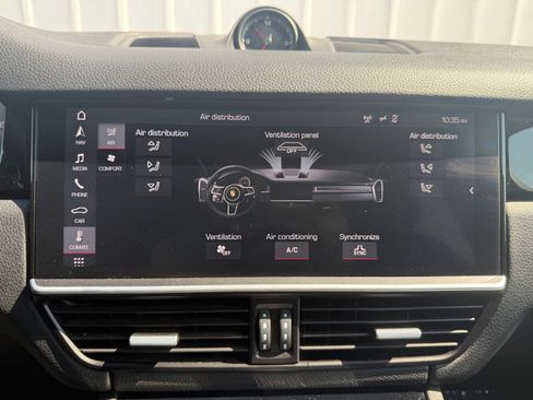 Used 2019 Porsche Cayenne AWD/4WD image 14