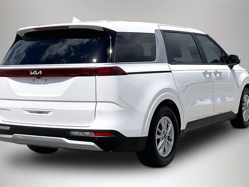 Used 2023 Kia Carnival LX FWD image 5