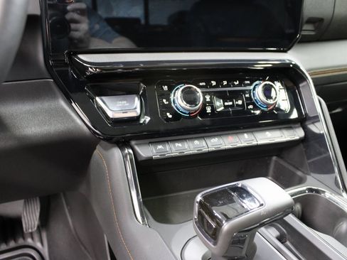 Used 2024 GMC Sierra 1500 AT4 image 66