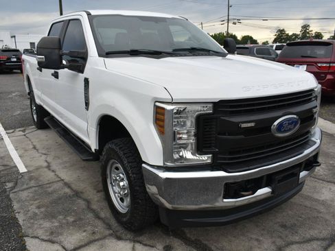 Used 2019 Ford F250 XL w/ Power Equipment Group AWD/4WD image 4