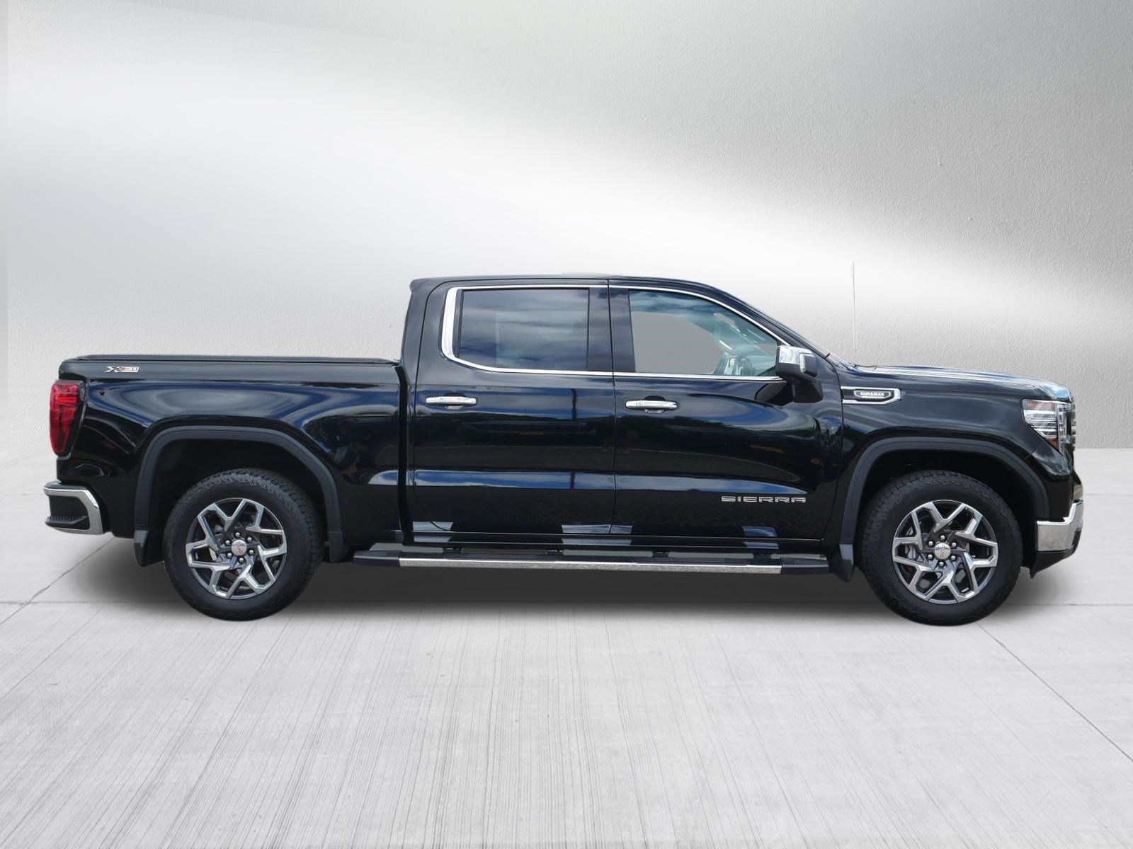 Used 2023 GMC Sierra 1500 SLT w/ SLT Premium Package AWD/4WD image 8