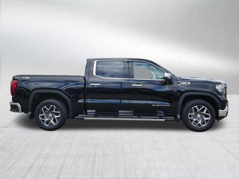 Used 2023 GMC Sierra 1500 SLT w/ SLT Premium Package AWD/4WD image 8