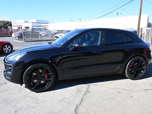 Used 2018 Porsche Macan GTS AWD/4WD image 3