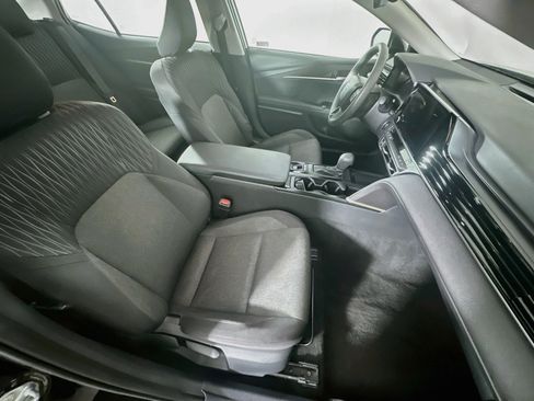 Used 2025 Toyota Camry LE FWD image 31