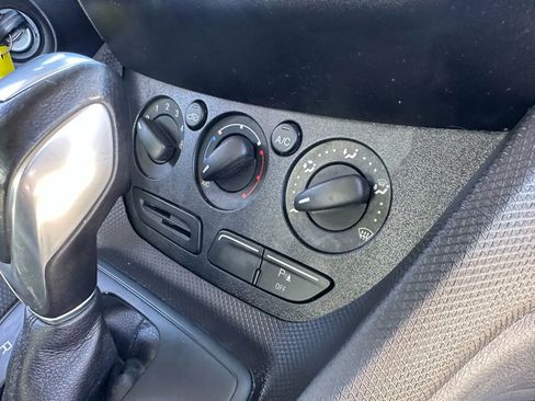 Used 2018 Ford Transit Connect XL image 21