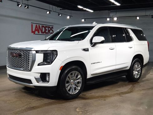 Used 2023 GMC Yukon Denali image 3