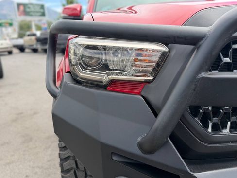 Used 2018 Toyota Tacoma TRD Off-Road w/ Technology Package AWD/4WD image 86