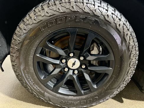 Used 2019 Chevrolet Silverado 1500 RST image 11