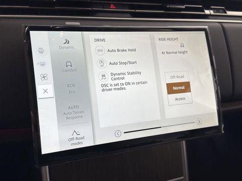 New 2026 Land Rover Range Rover SE image 18