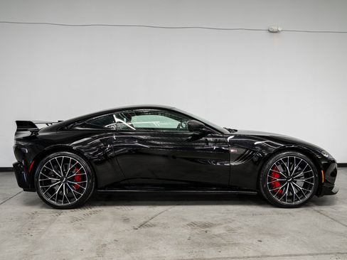Used 2023 Aston Martin V8 Vantage Coupe RWD image 41