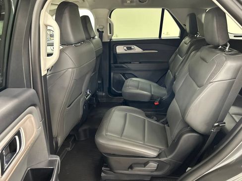 Used 2025 Ford Explorer Active w/ Active Comfort Package AWD/4WD image 27