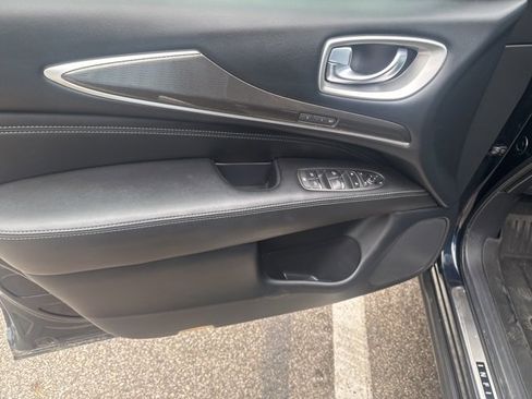 Used 2019 INFINITI QX60 Luxe w/ Essential Package image 17
