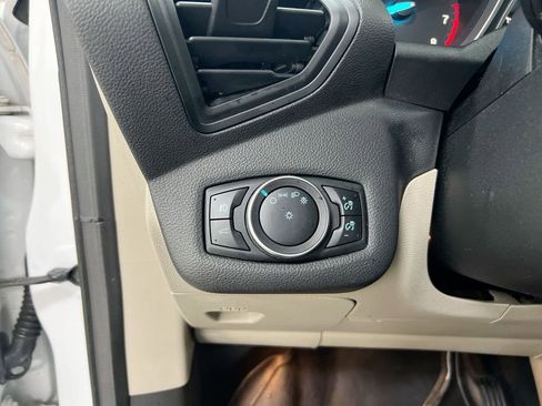 Used 2017 Ford Escape SE FWD image 18