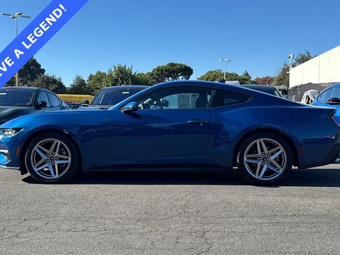 Used 2024 Ford Mustang Coupe image 7